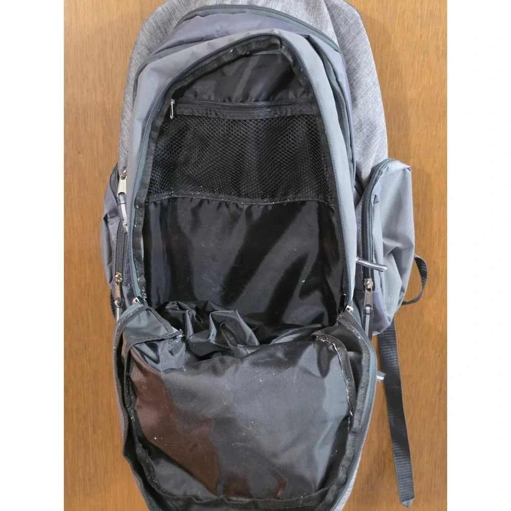 Eastsport Gray  Rally Sport Backpack Laptop Tech Sleeve‎